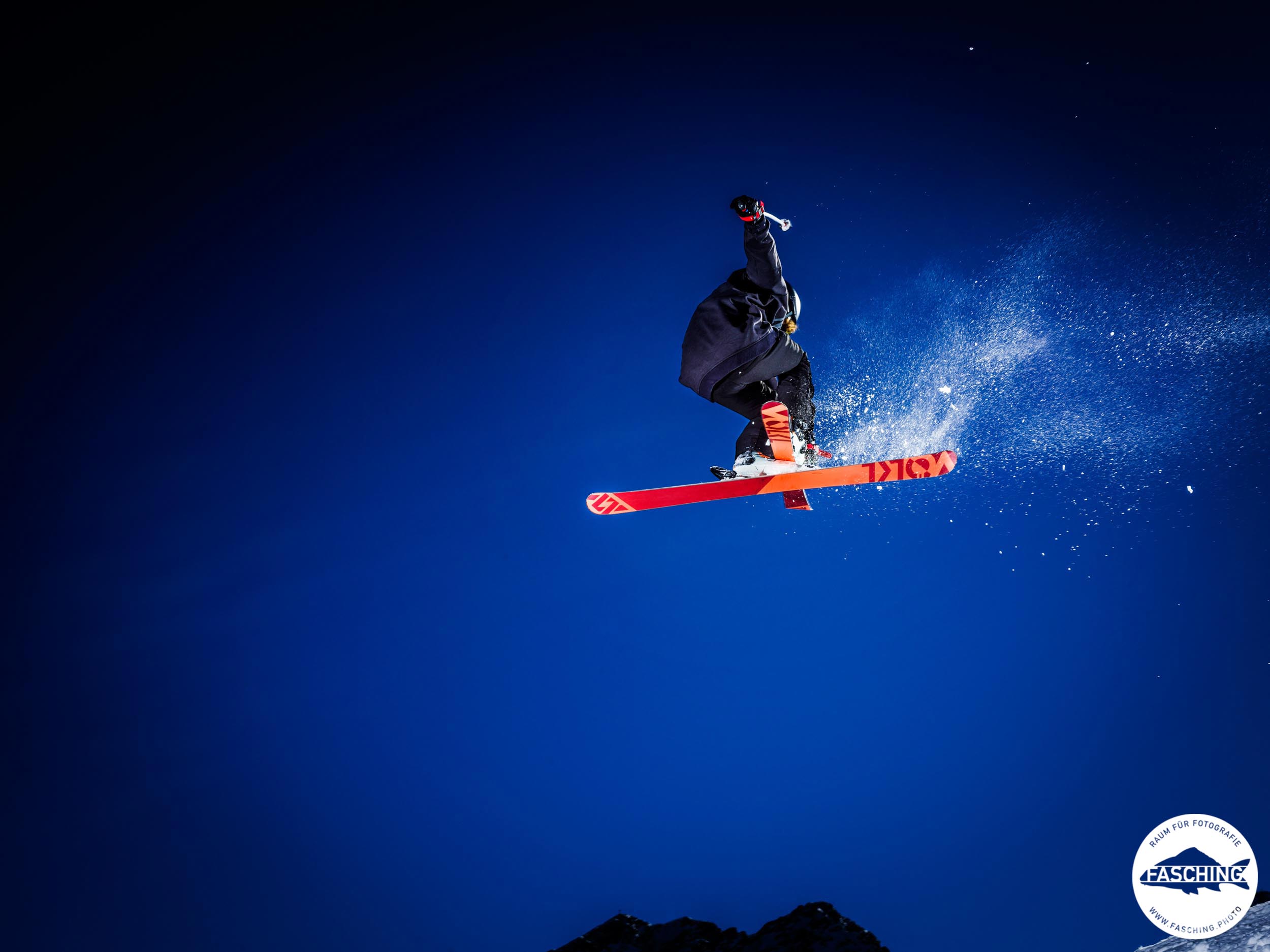Sportfotograf Luca Fasching schoss diese Aufnahmen der Freestyleskifahrer